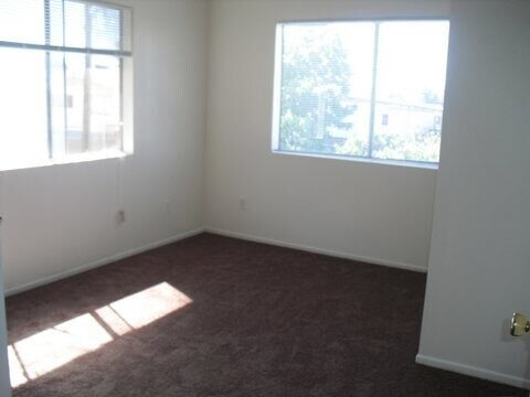 Foto del edificio - 1405 N Grove Ave