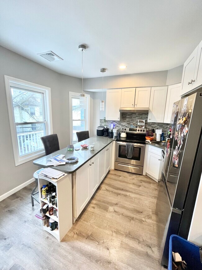 Building Photo - 39 Long Ave