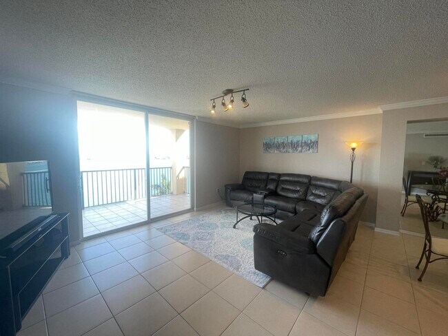Building Photo - 1801 N Flagler Dr