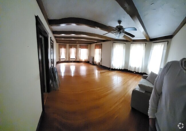 Building Photo - 488 Park Ave