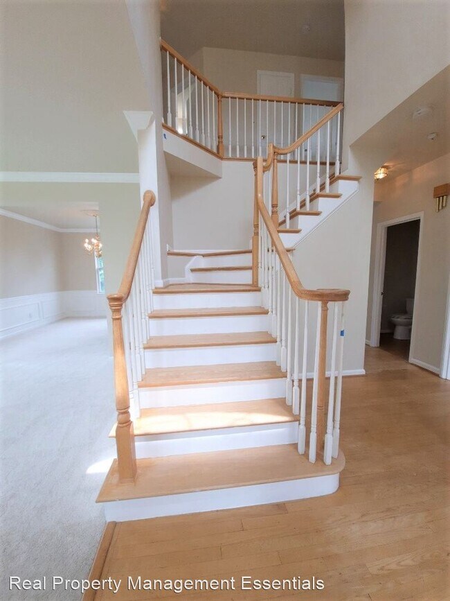 Building Photo - 5 br, 3.5 bath House - 1 Morning Mist Ct