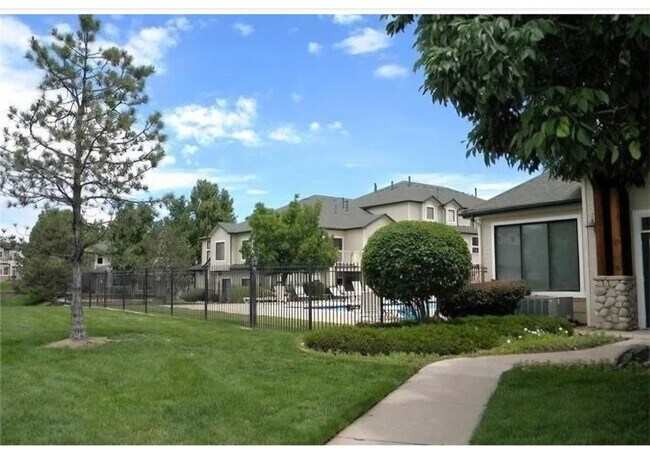 Foto del edificio - 8707 E Florida Ave