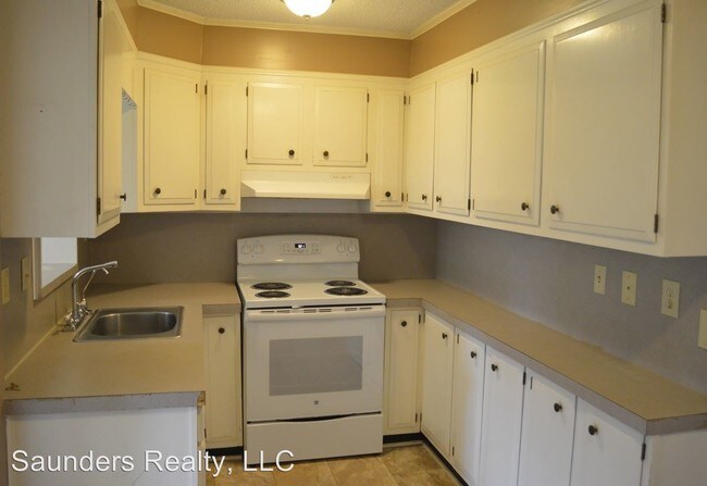 Building Photo - 2 br, 2 bath House - 6250 Doral Dr