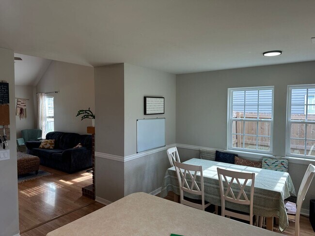 Building Photo - Available as soon as mid-August! Recently Updated 3 Bedroom, 2 Bathroom Rogers Home with All Appl...