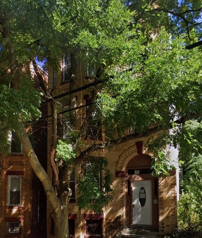 Building Photo - 127 Cedar St