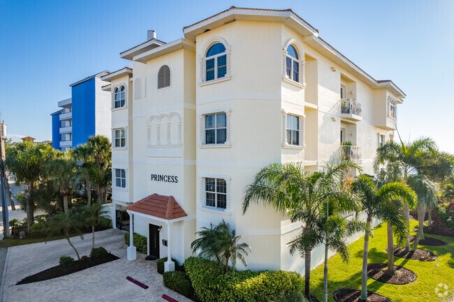 13398 Gulf Ln de Madeira Beach, Florida - Arrow Apartments