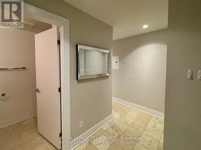 Building Photo - 234 Rideau St