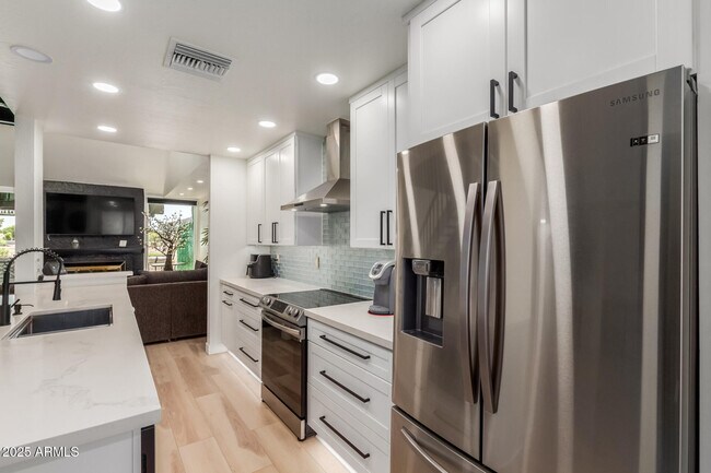 Building Photo - 2529 N Miller Rd