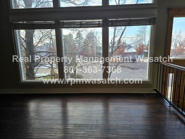 Foto del edificio - 985 Northcliffe Dr N