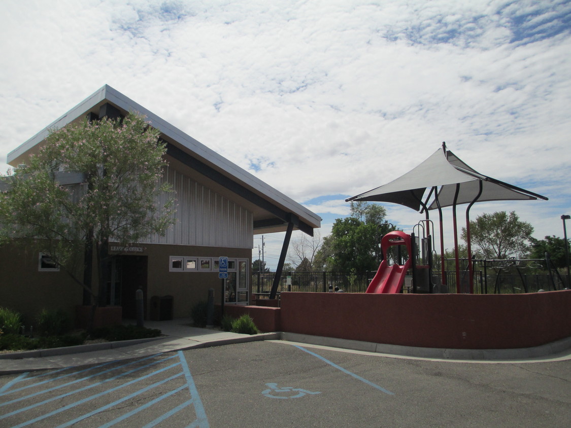 Building Photo - Belen Crossing Apartments