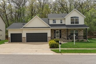 Building Photo - 1008 Southern Woods Pl SW