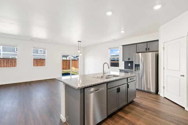 Foto del edificio - 5000 Alur St