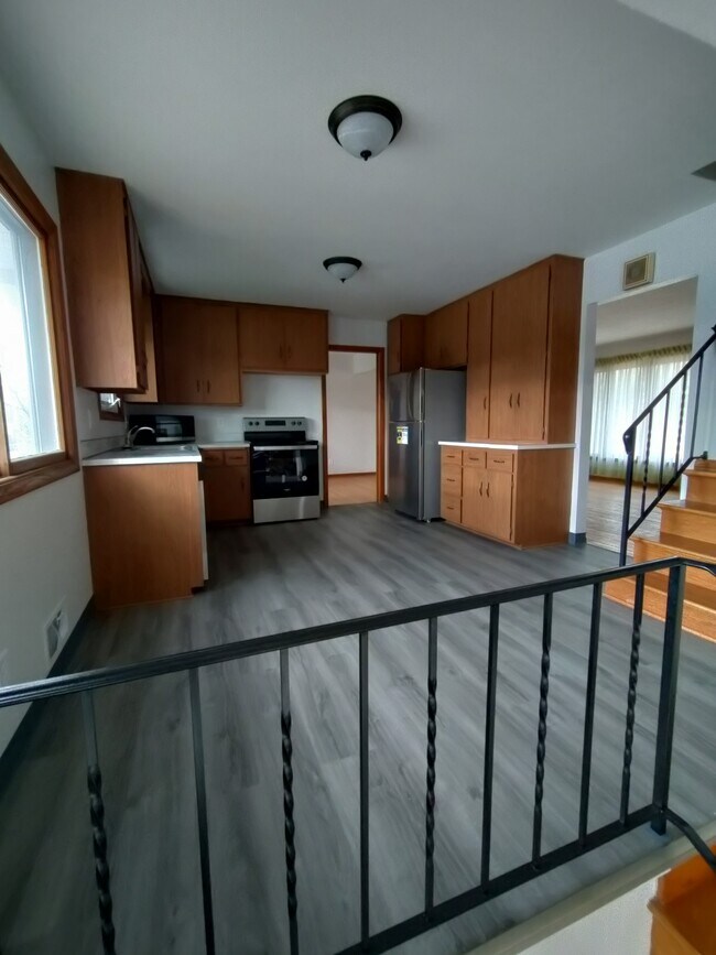 Building Photo - 2667 Riviera Dr S