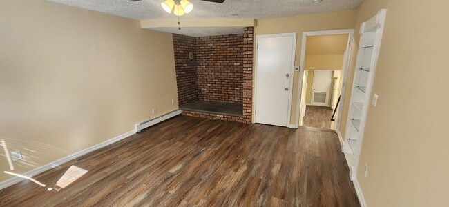 Living area - 22 Shelton St
