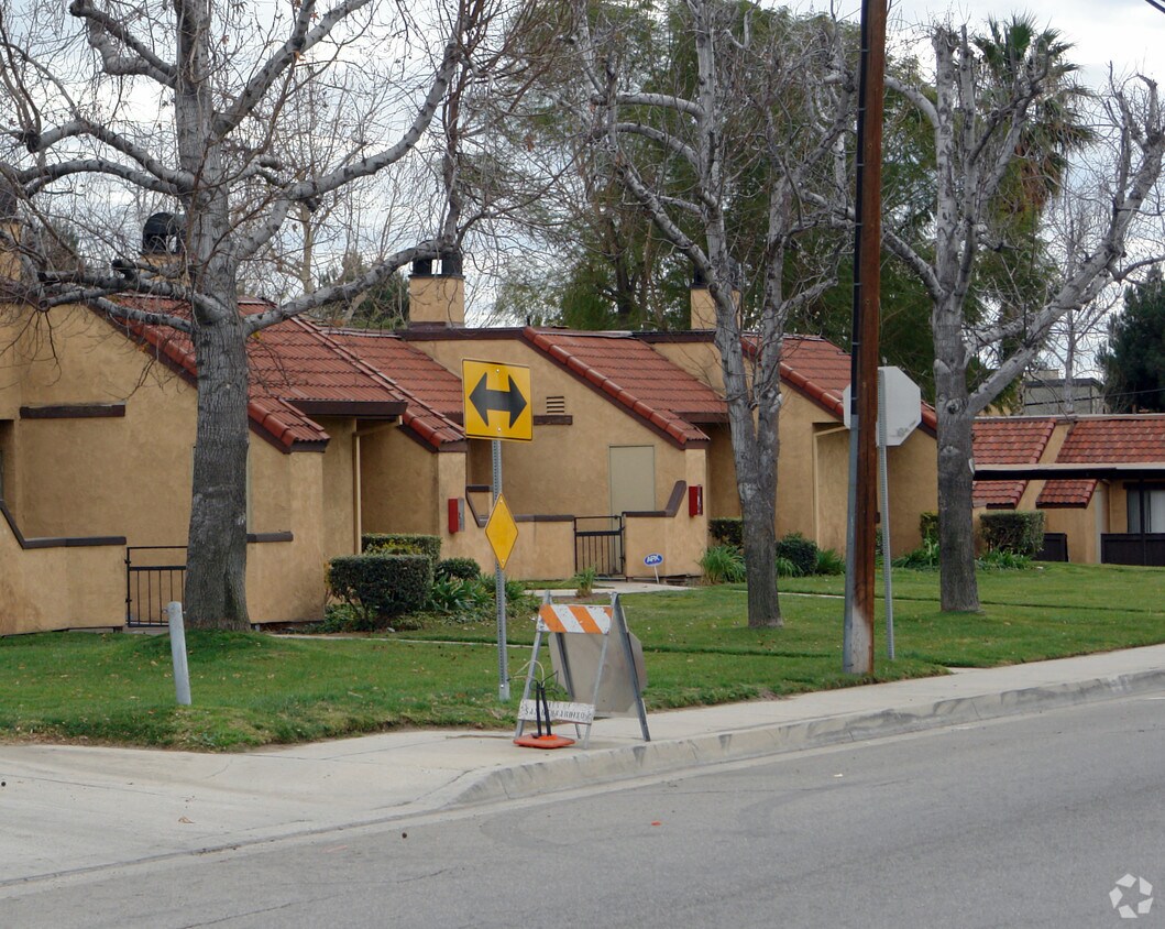 Building Photo - 2073 N California St