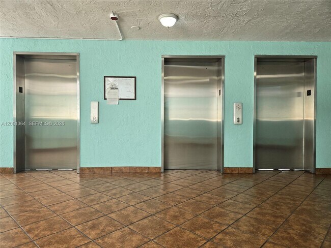 Foto del edificio - 2075 SW 122nd Ave