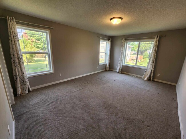 Building Photo - 5784 Ridge Creek Rd