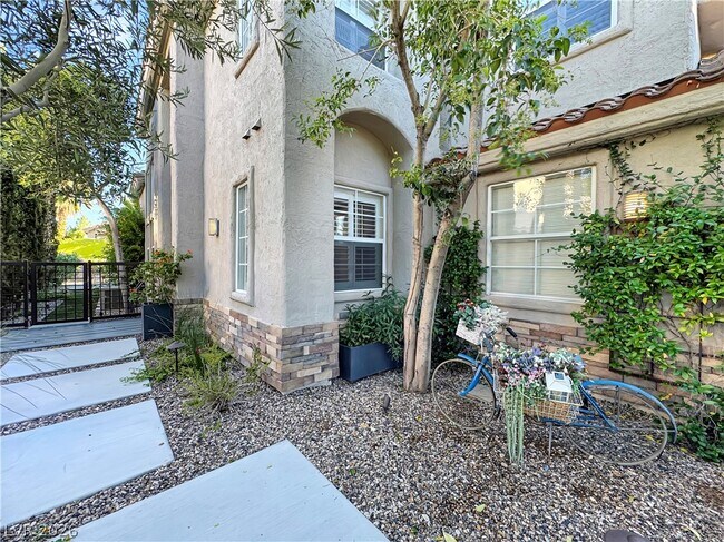 Foto del edificio - 1352 Fox Acres Dr