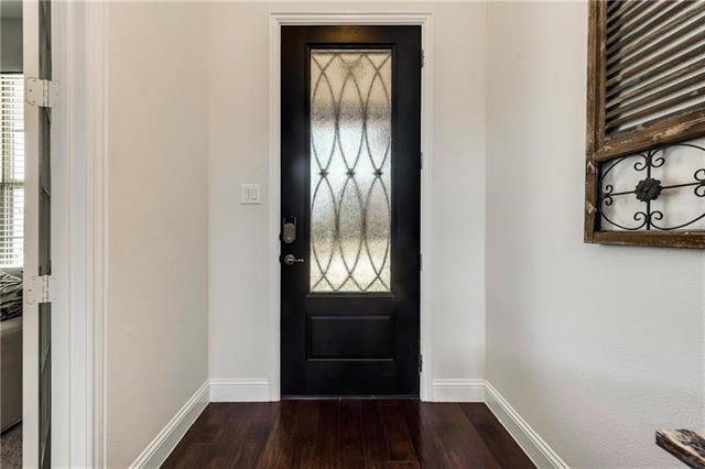 Foto del edificio - 1016 Spring Falls Dr