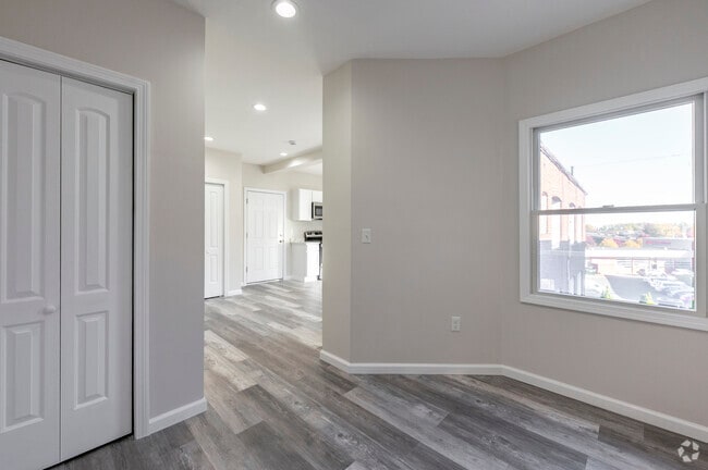 27-39 Main St - Unidad 15 - Estudio con espacio adicional - Espacio habitable - 23-39 Main St