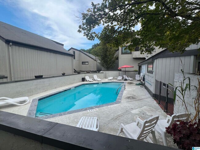Foto del edificio - 3350 Altamont Rd