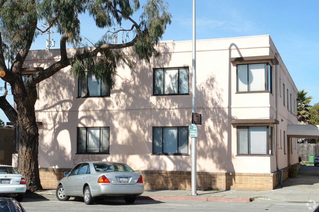 Primary Photo - 1305 Solano Ave