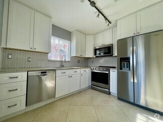 Building Photo - 1146 SW 44th Way