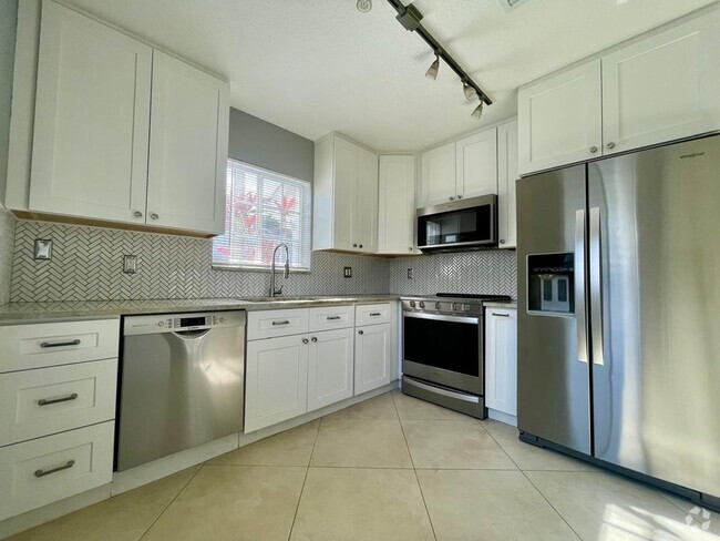 Building Photo - 1146 SW 44th Way