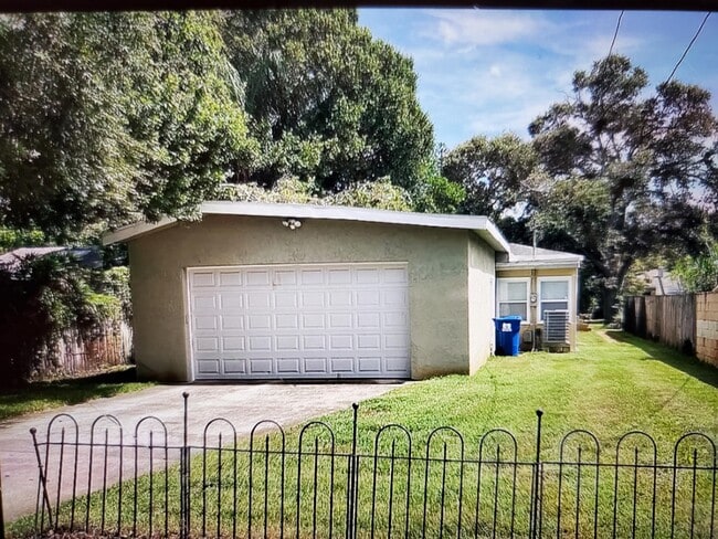 Photo - 1685 21st St N House