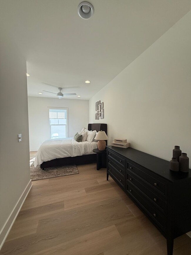 Foto del edificio - Awesome New Construction 5BR House Close to Campus