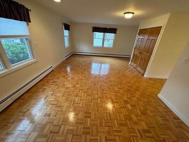 Building Photo - 8 Risley Rd