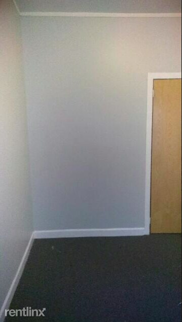 Building Photo - 1 br, 1 bath Apartment - 8205 S Maryland Ave