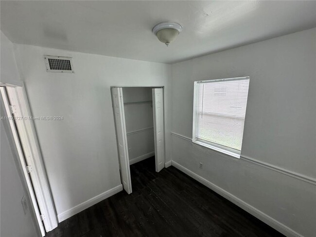 Foto del edificio - 3 bedroom in Miami FL 33147