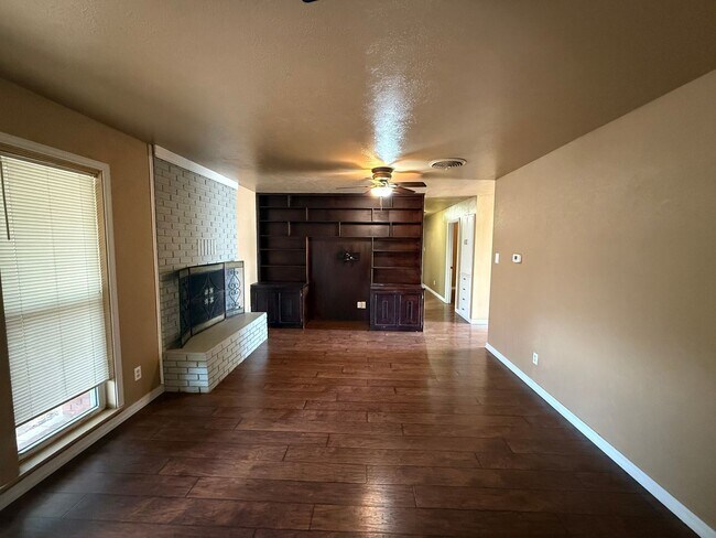 Foto del edificio - Cozy 3 BDR Home Located in the Sandia Scho...