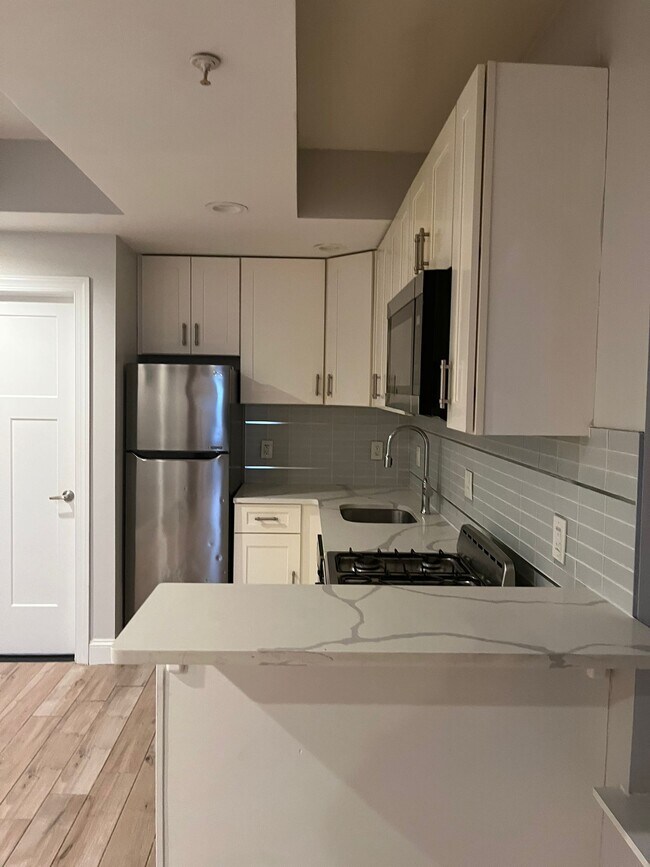 Building Photo - 41 Clifton Pl