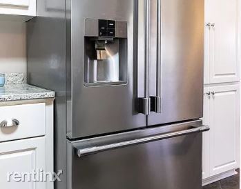 Foto del edificio - 3 br, 2 bath House - 105 Elm St