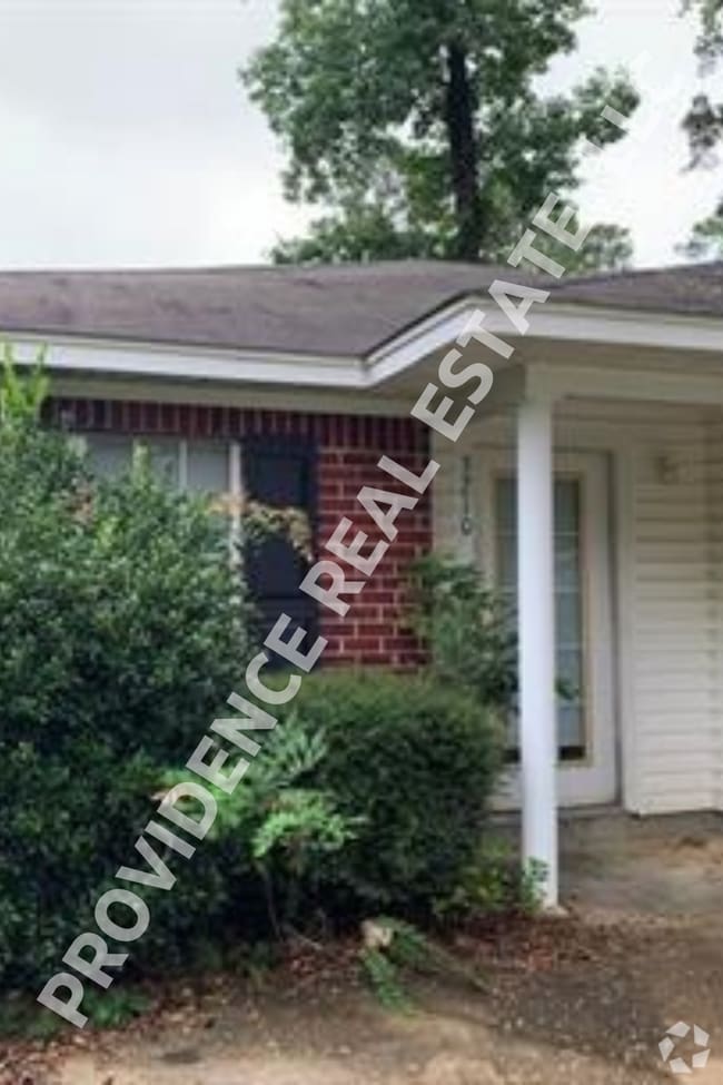 Building Photo - 3210 Sutton Dr