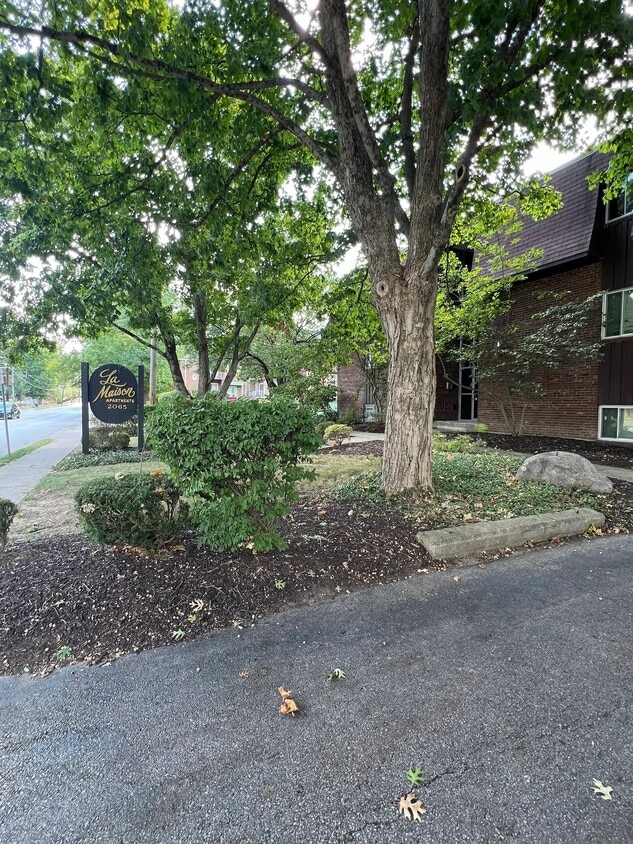 Photo - 2065 Sutton Ave (Cincinnati, OH)