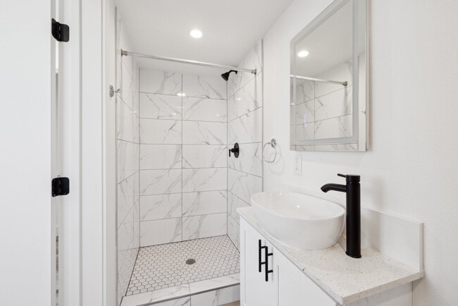 Building Photo - 1151 W 37th Dr- Housing near USC