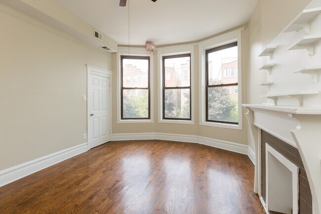 Building Photo - 2445 W Harrison St