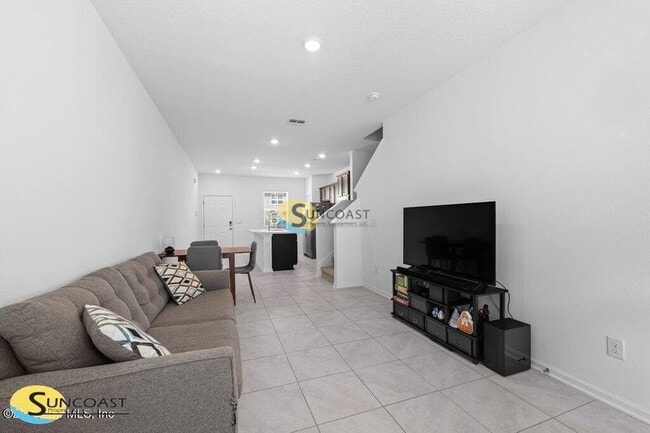Building Photo - 8318 Zenith Cir