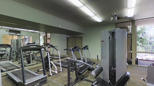 Park Regency Club Apartments Downey, CA