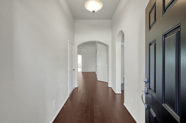 Building Photo - 30119 Saw Oaks Dr