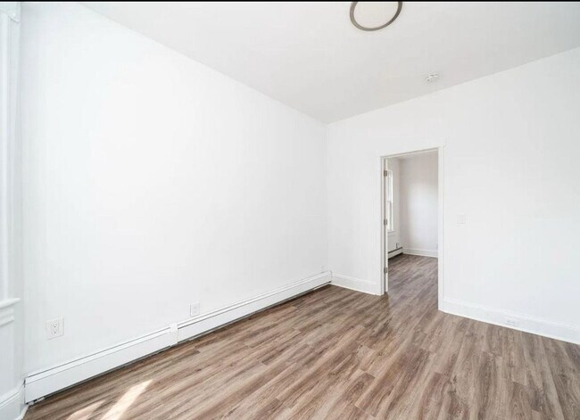 Foto del edificio - 110 Cottage St