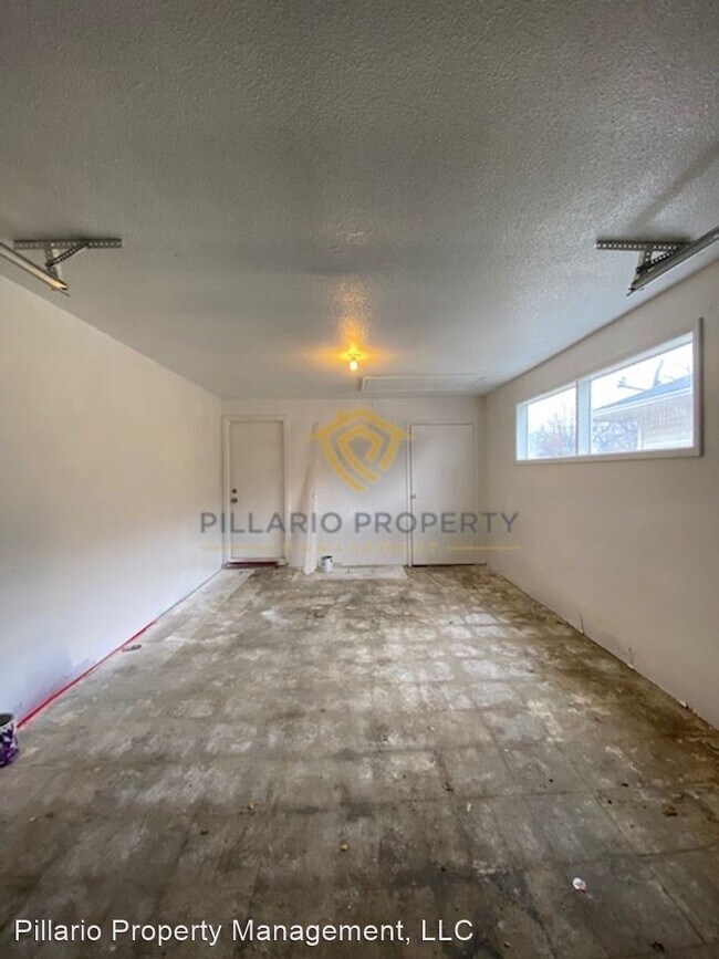 Building Photo - 3 br, 1 bath House - 3048 Falcon Dr