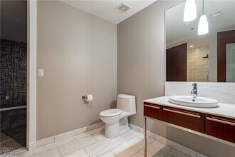 Building Photo - 4471 Dean Martin Dr
