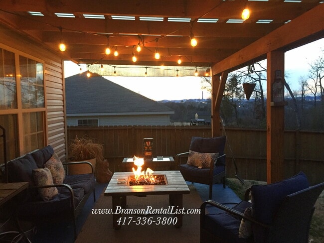 Foto del edificio - 3BR Home with Fenced in backyard