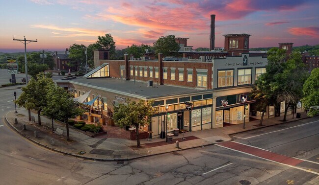 Foto del edificio - Spacious Studio Downtown Dover!