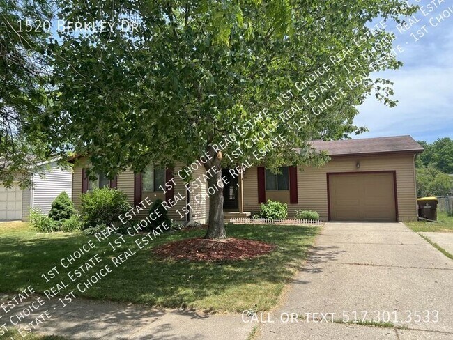 Foto del edificio - Great 3-BDR 1.5-BTH Ranch in Holt - Fenced...