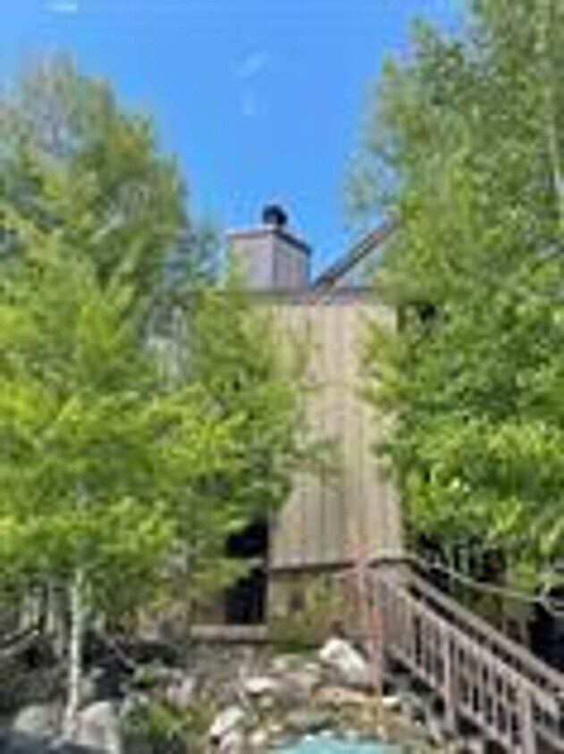 Foto principal - Washer dryer in unit! Bus route! Top floor!